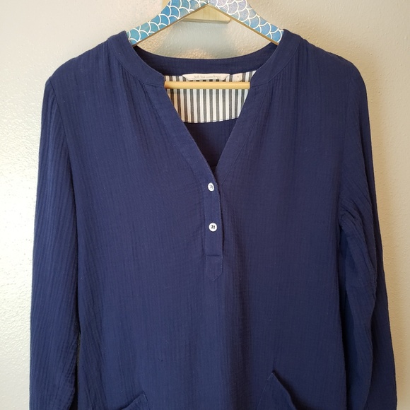 Soft Surroundings Tops - 3/$20 Soft Surroundings Navy Seersucker Tunic
